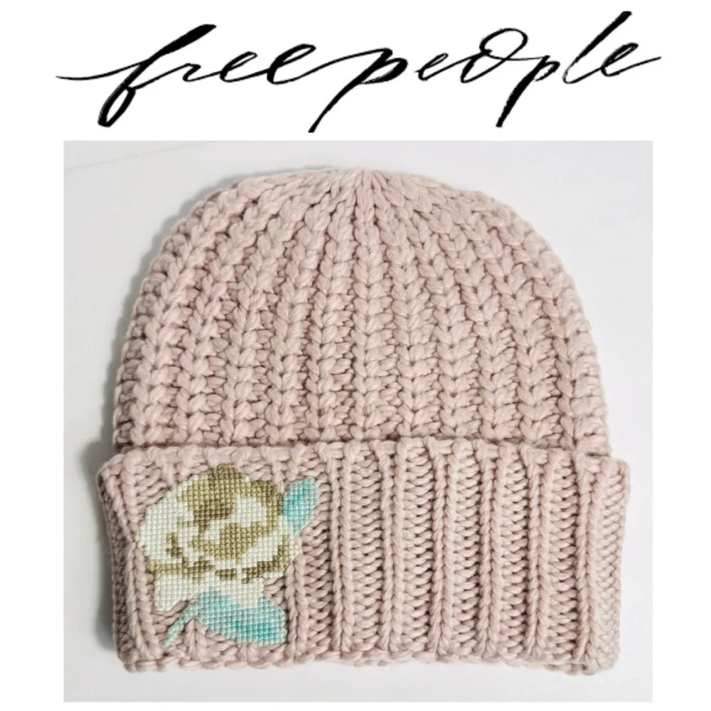 Free People EVERYTHING ROSIE Wool Blush Cuffed Beanie Hat